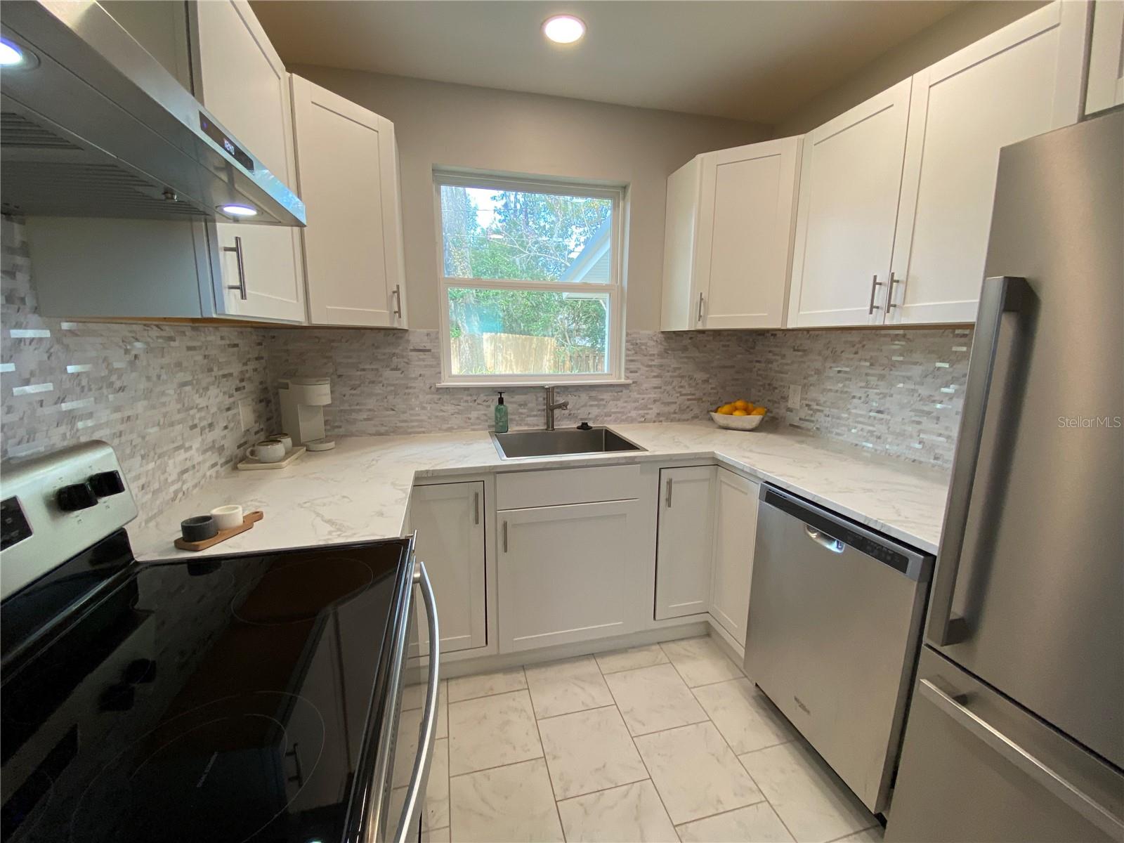 MURREY HILL COURT - Residential