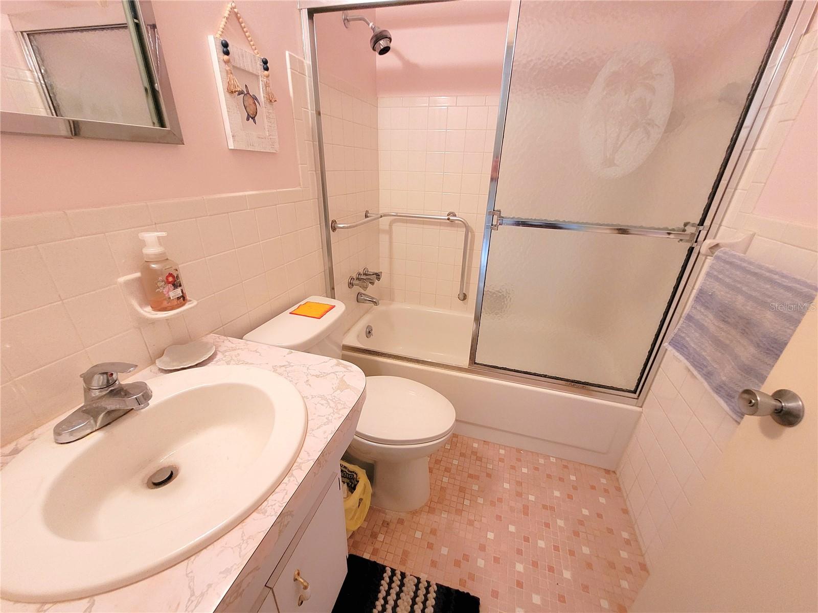 ON TOP OF THE WORLD - Residential