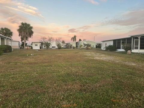 Photo of 529 Parkwood Avenue, North Port, FL 34287 (MLS # N6141920)