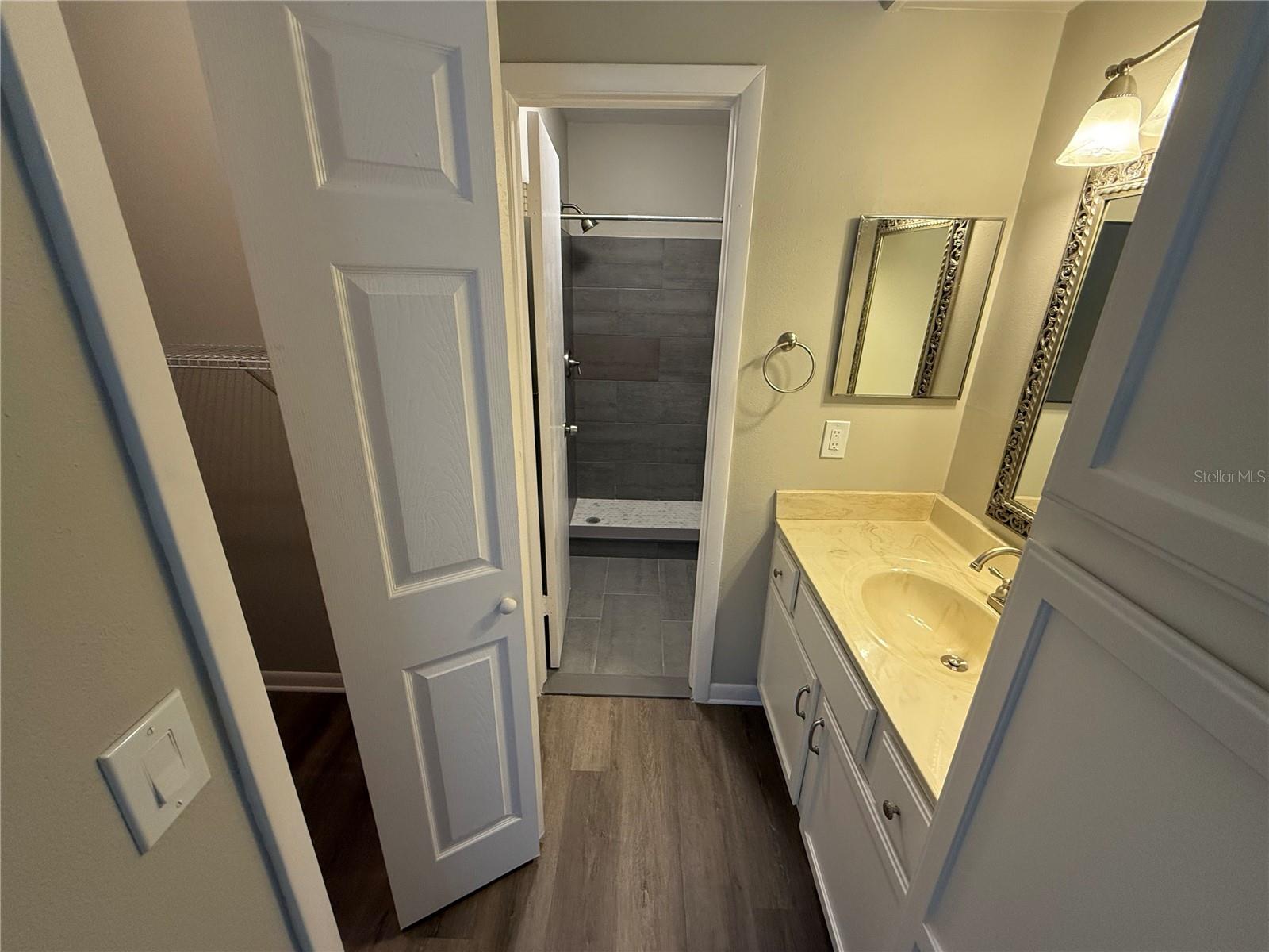 LAKE FOREST UNIT 5 A - Residential Lease