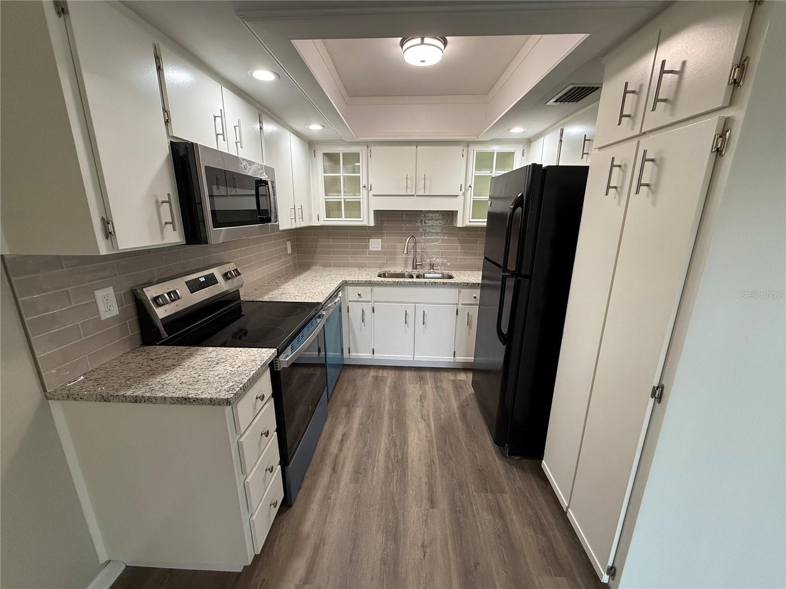 LAKE FOREST UNIT 5 A - Residential Lease