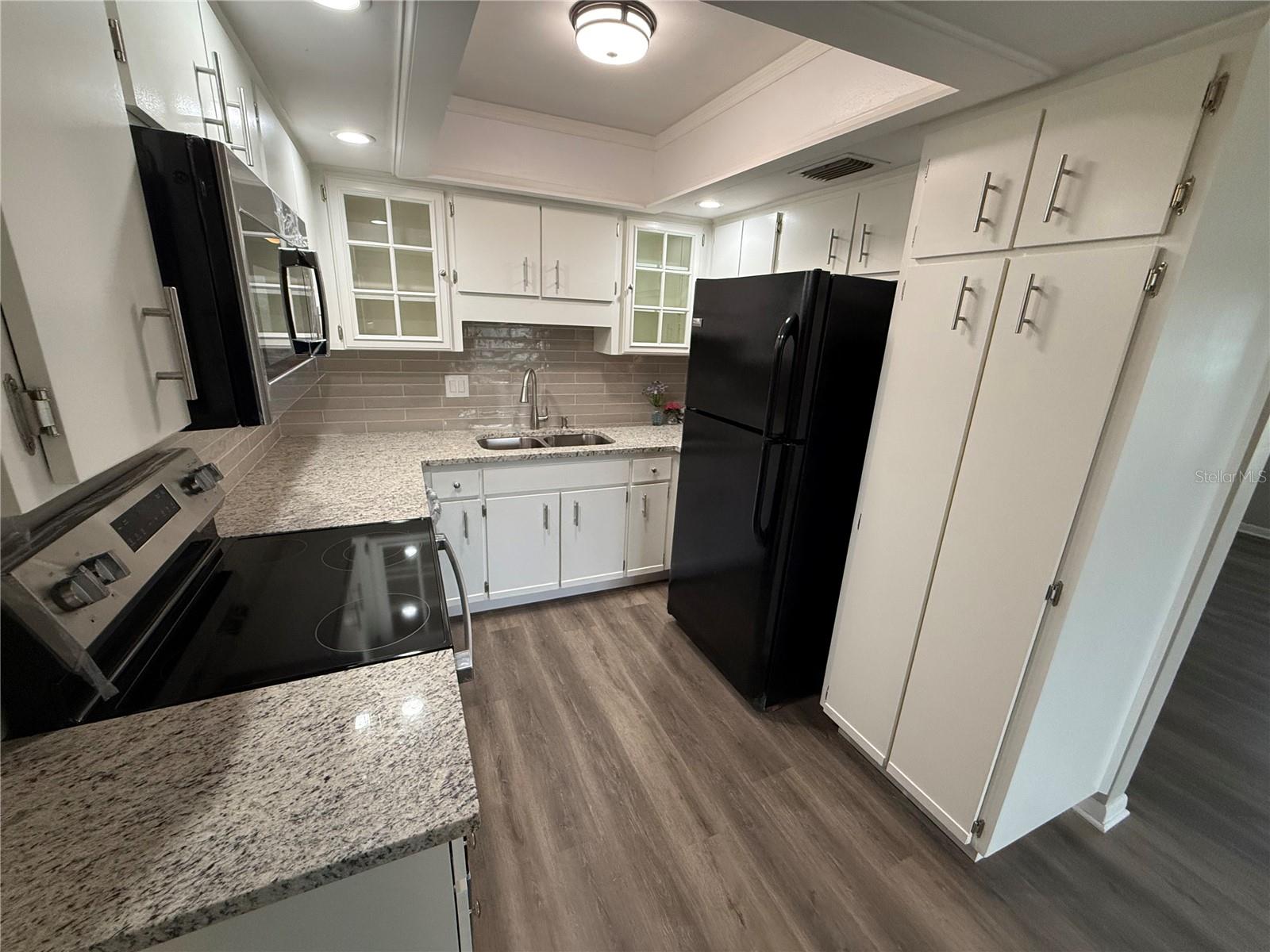 LAKE FOREST UNIT 5 A - Residential Lease