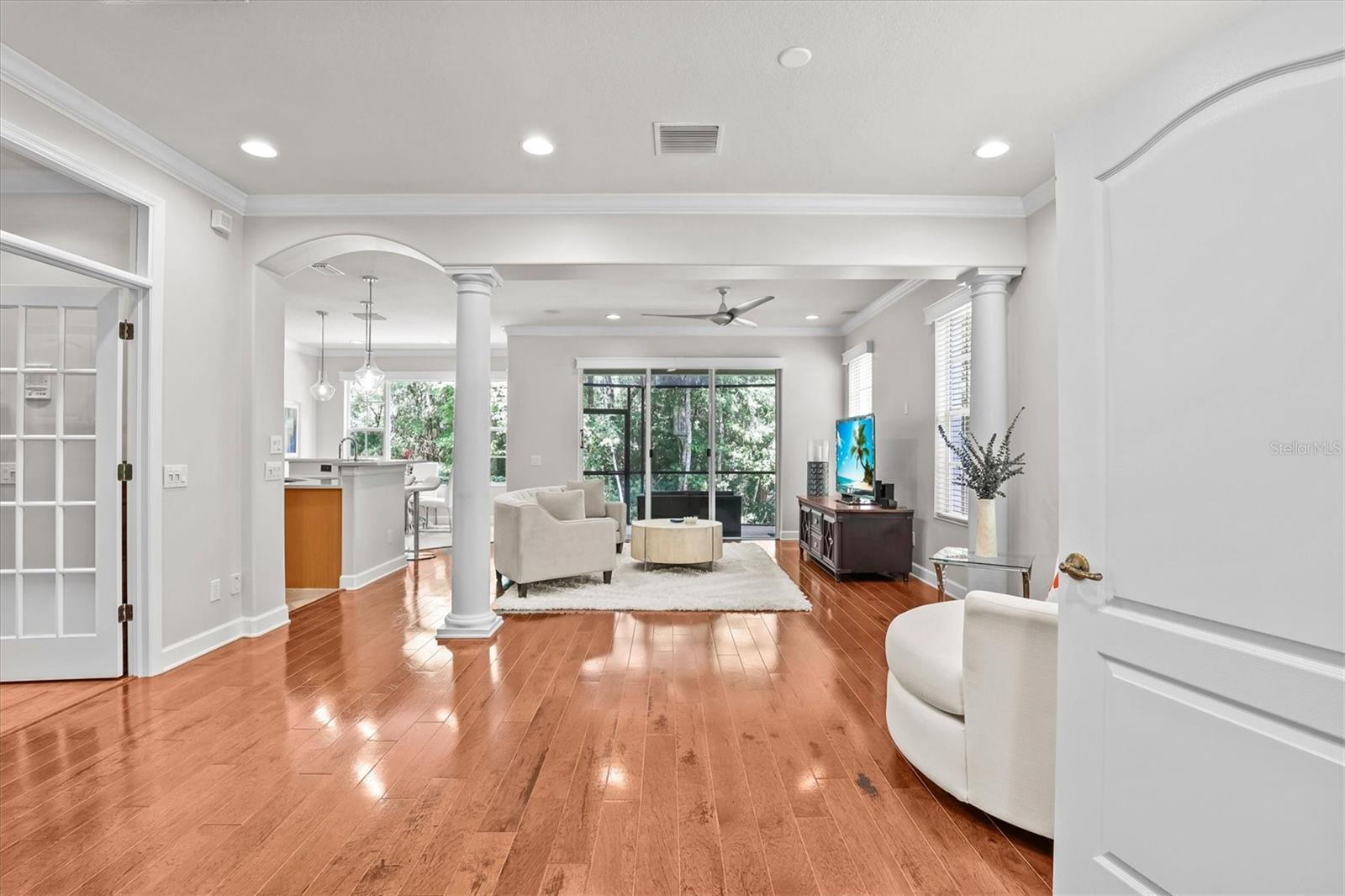 PROVENCE TOWNHOMES AT WATERCHASE - Residential Lease