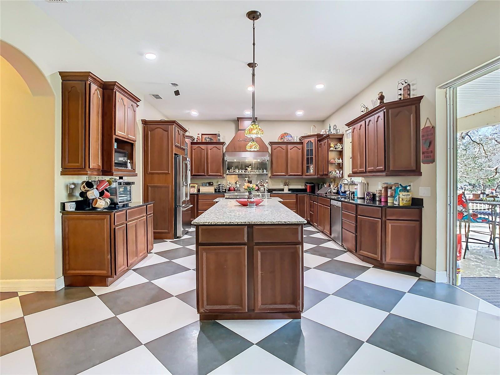 ROYAL HIGHLANDS - Residential
