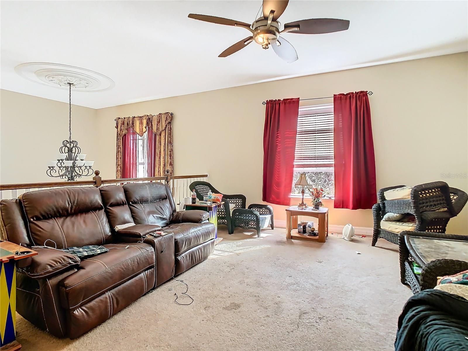 ROYAL HIGHLANDS - Residential