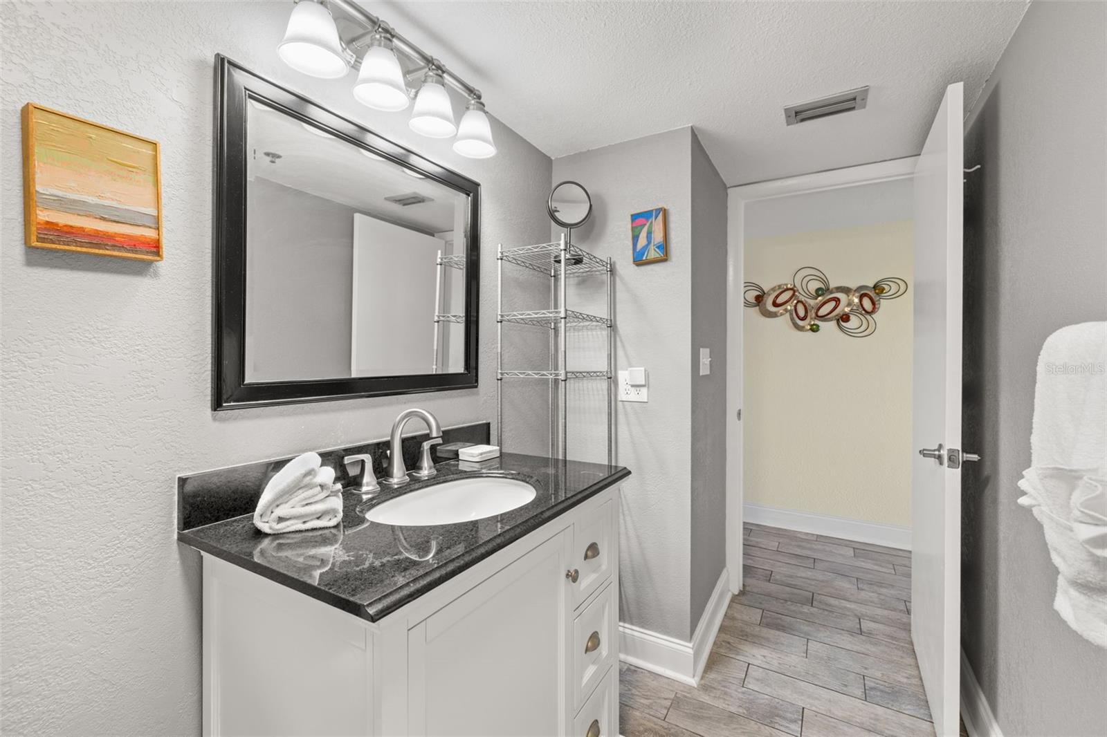 HOLIDAY VILLAS 3 - Residential