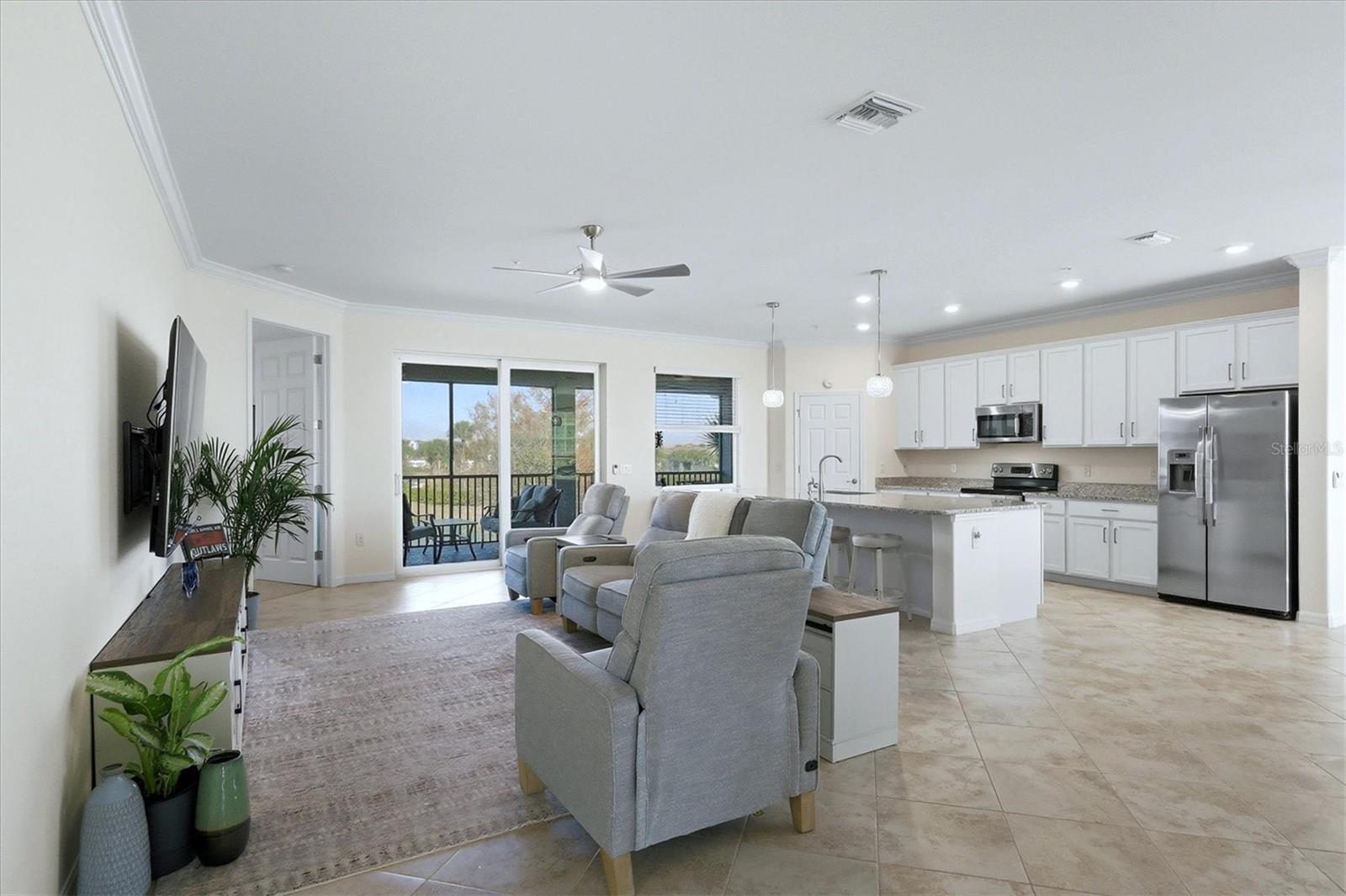 COACH HOMES I/HERITAGE LNDG PH - Residential