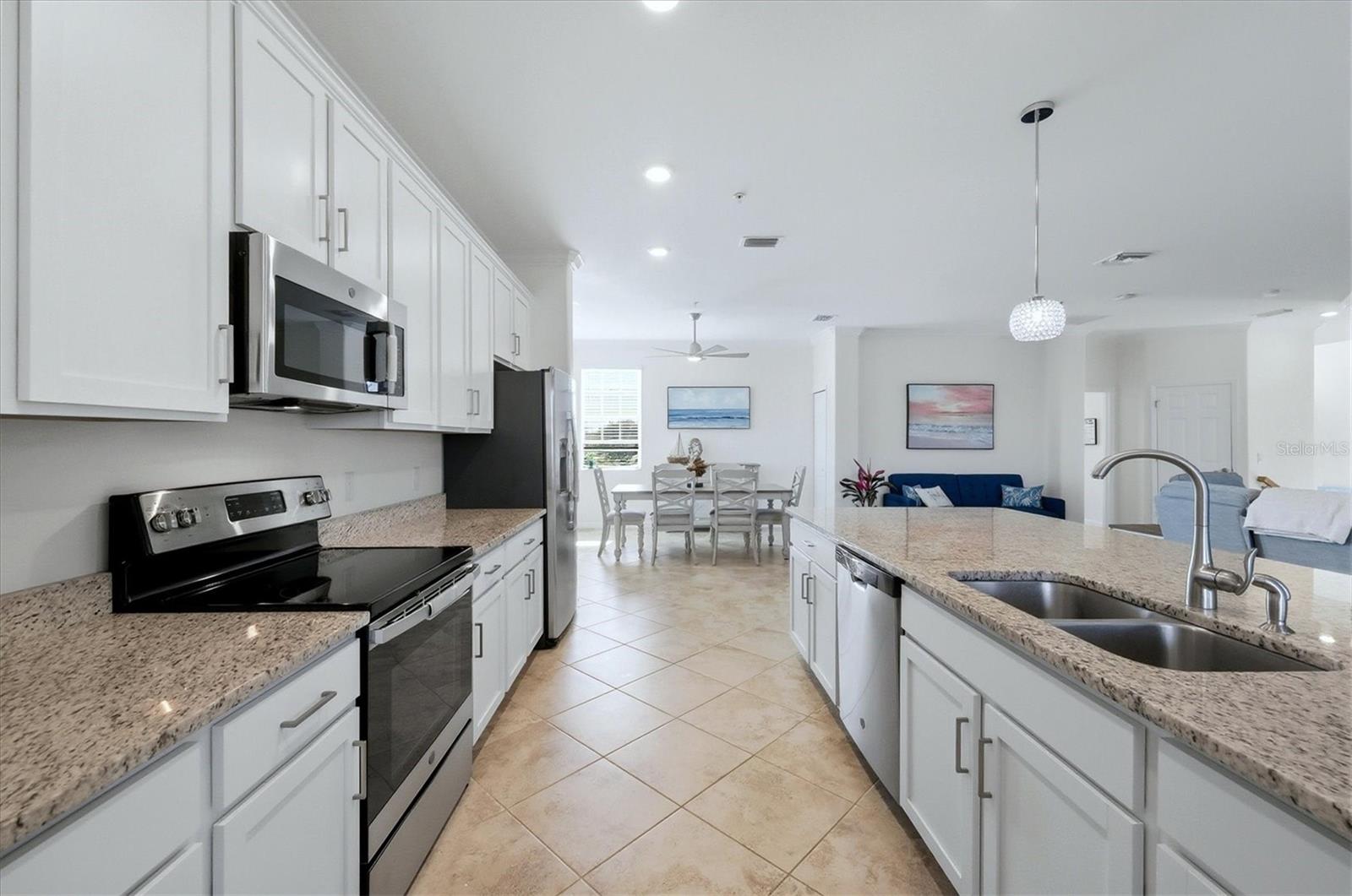 COACH HOMES I/HERITAGE LNDG PH - Residential