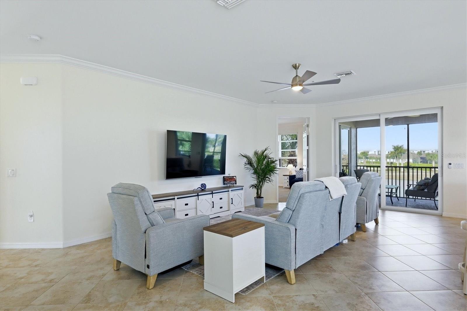 COACH HOMES I/HERITAGE LNDG PH - Residential