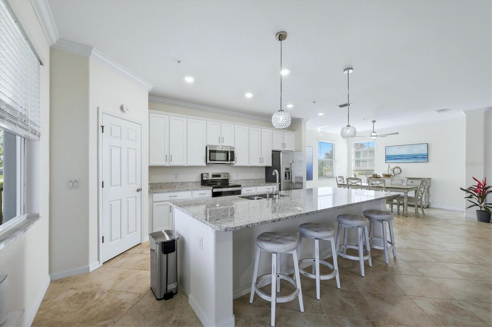 COACH HOMES I/HERITAGE LNDG PH - Residential