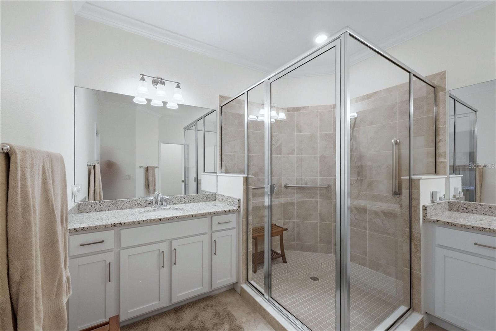 COACH HOMES I/HERITAGE LNDG PH - Residential