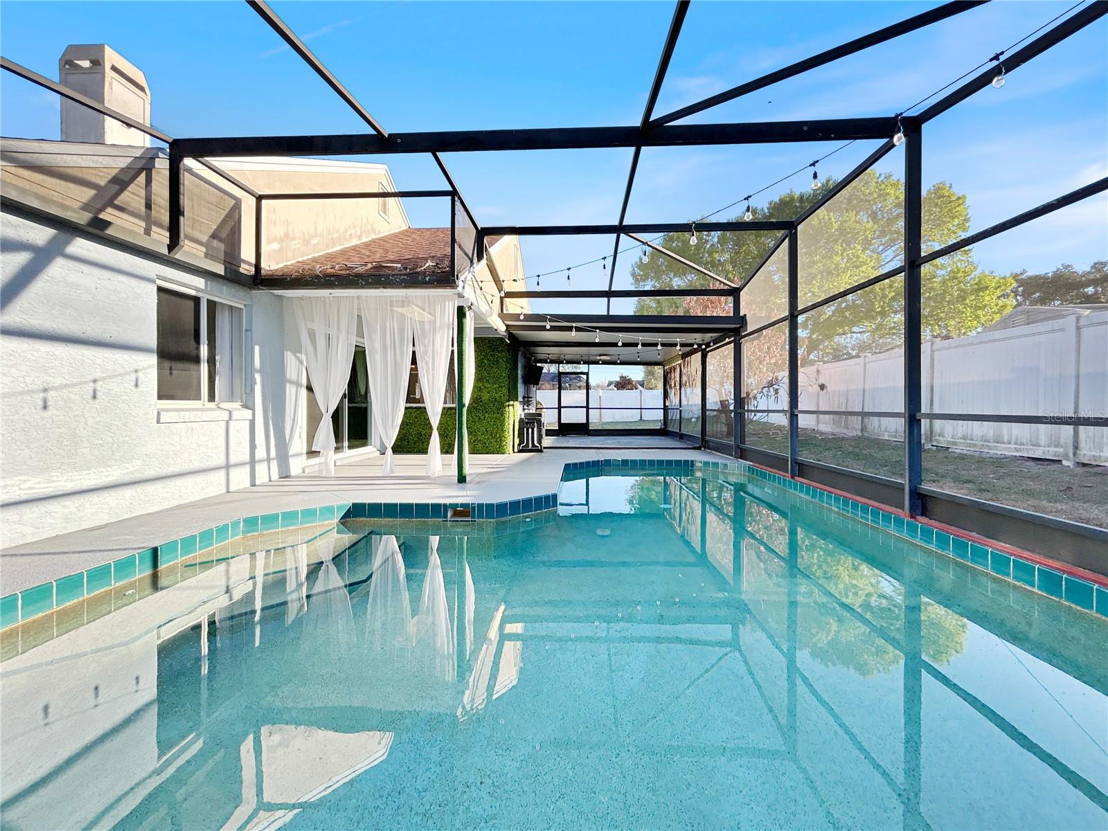 PEBBLE POINTE UNIT 1 - Residential