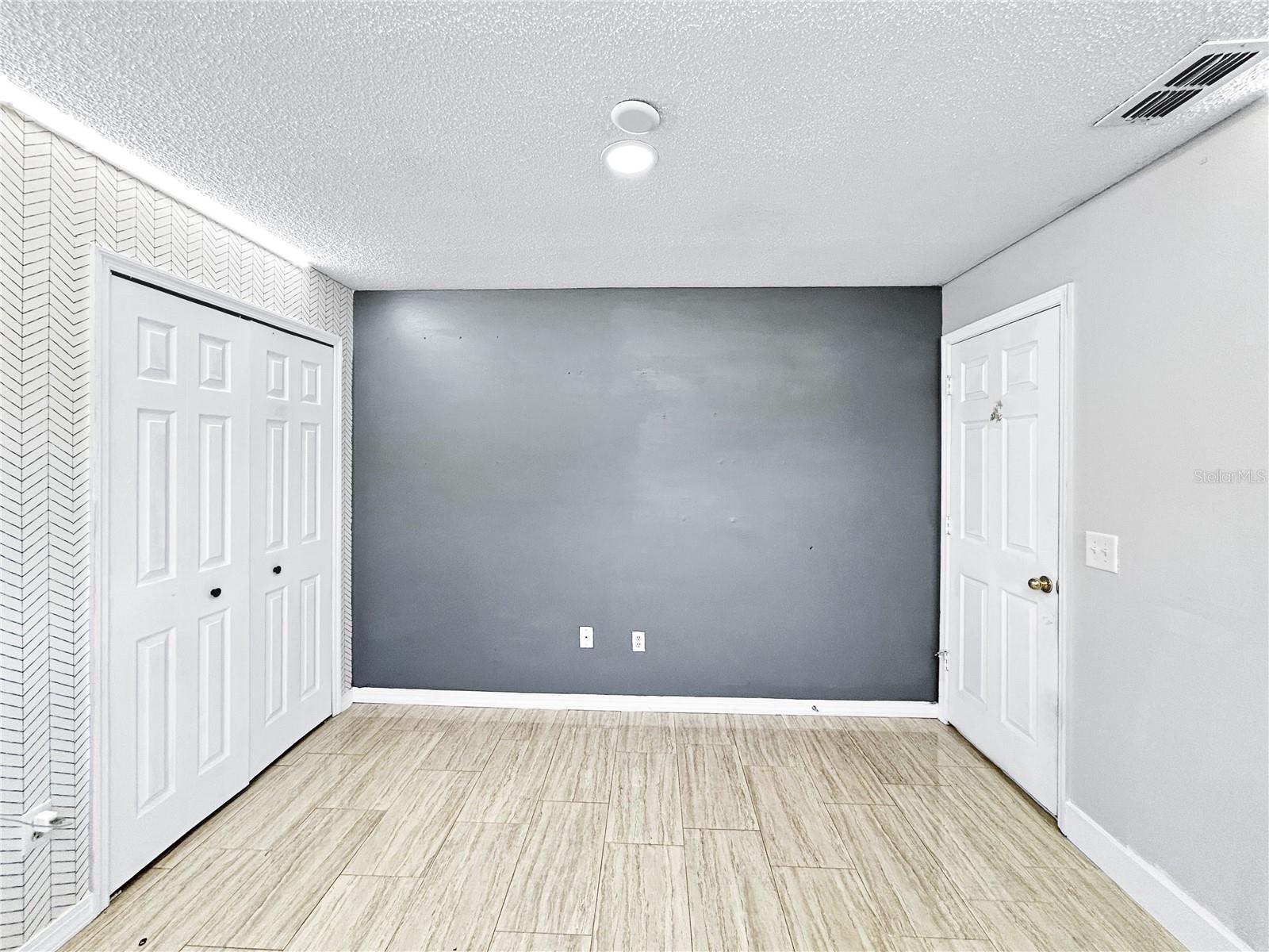 PEBBLE POINTE UNIT 1 - Residential