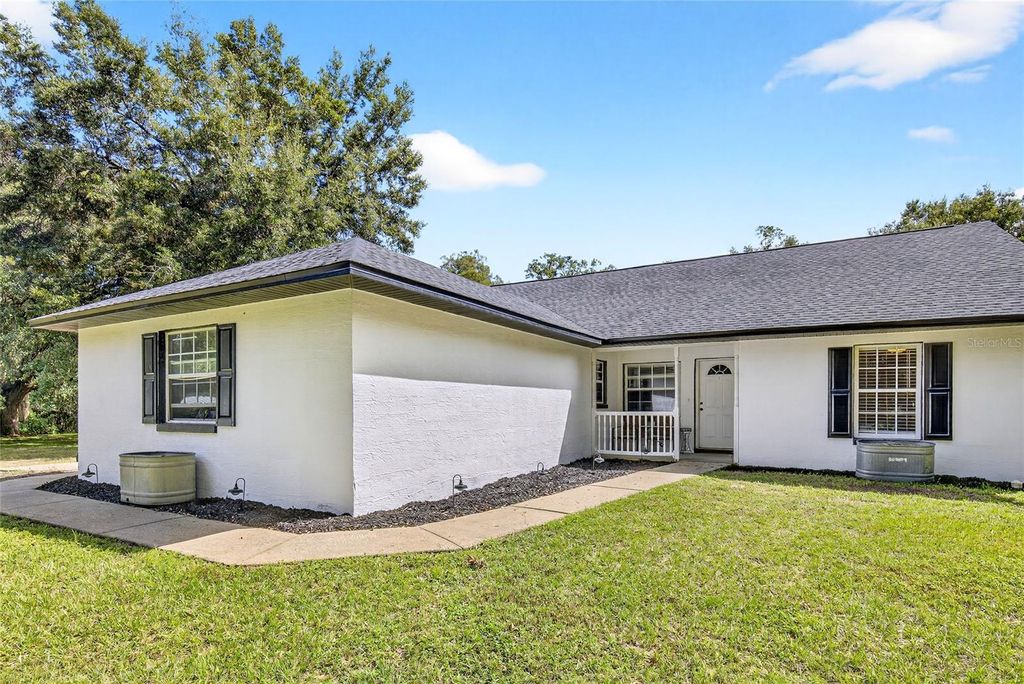 Photo of 940 SW 160th Street, Ocala, FL 34473 (MLS # OM710860)