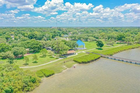 A home in OLDSMAR