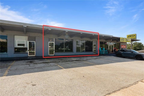 Photo of 1039 W Highway 50, Clermont, FL 34711 (MLS # G5119103)