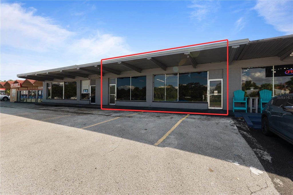 Photo of 1039 W Highway 50, Clermont, FL 34711 (MLS # G5119103)