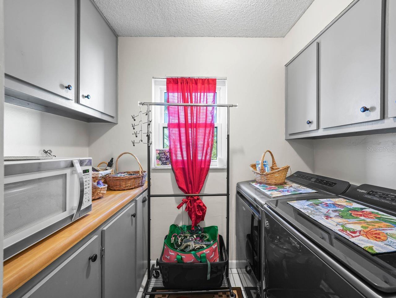 LAKESIDE VILLAGE 01 CONDO - Residential