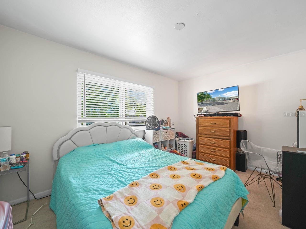 LAKESIDE VILLAGE 01 CONDO - Residential