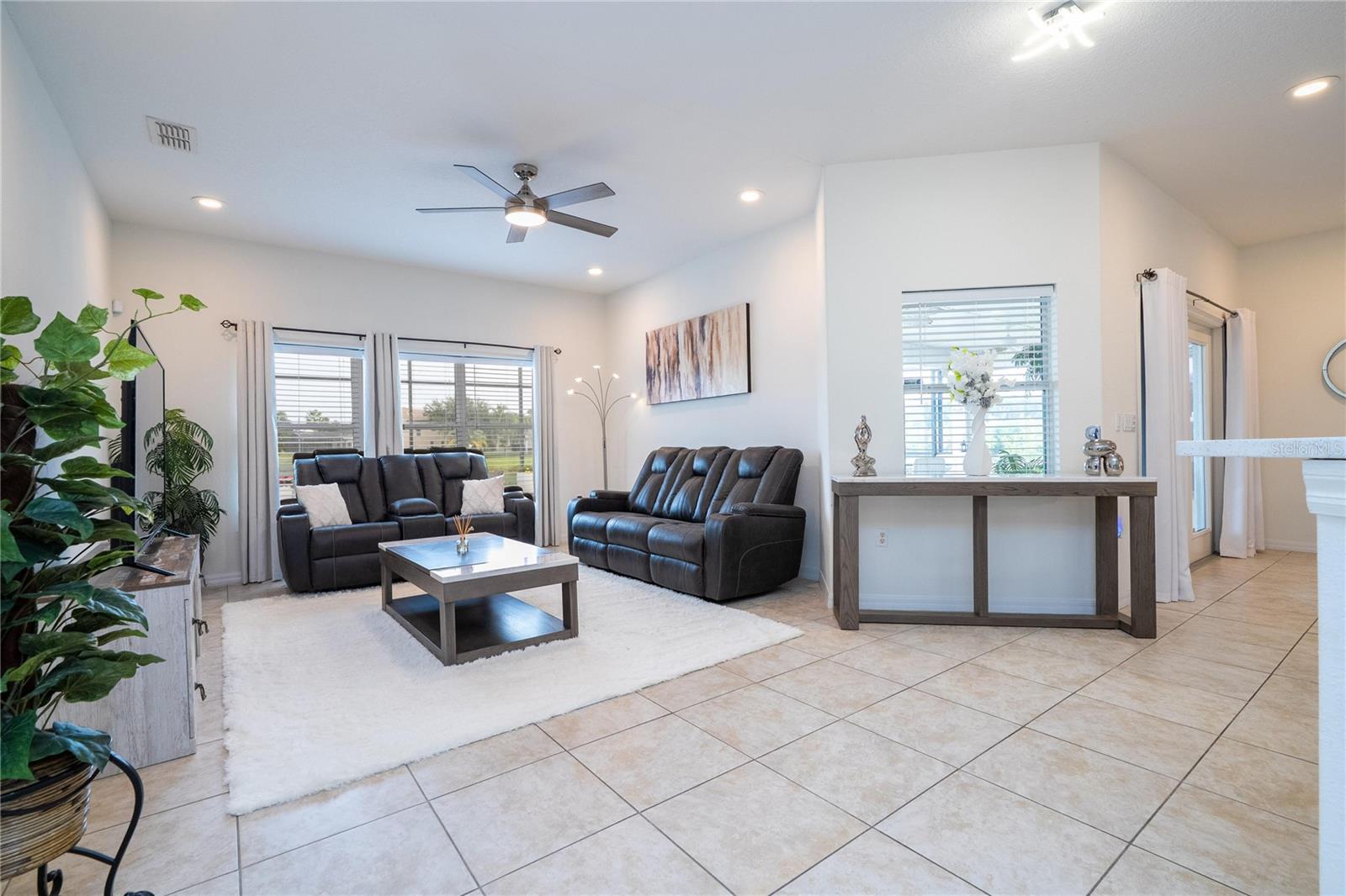 BELLALAGO PH 4P - Residential