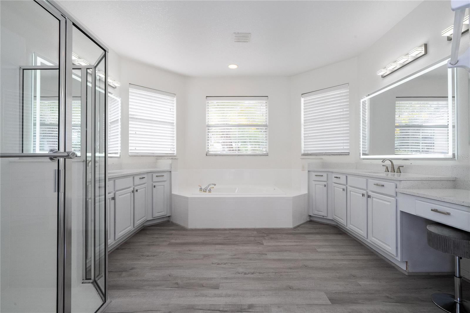 BELLALAGO PH 4P - Residential