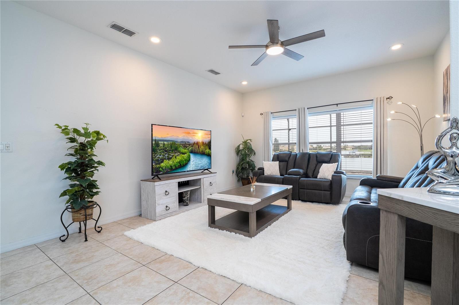 BELLALAGO PH 4P - Residential