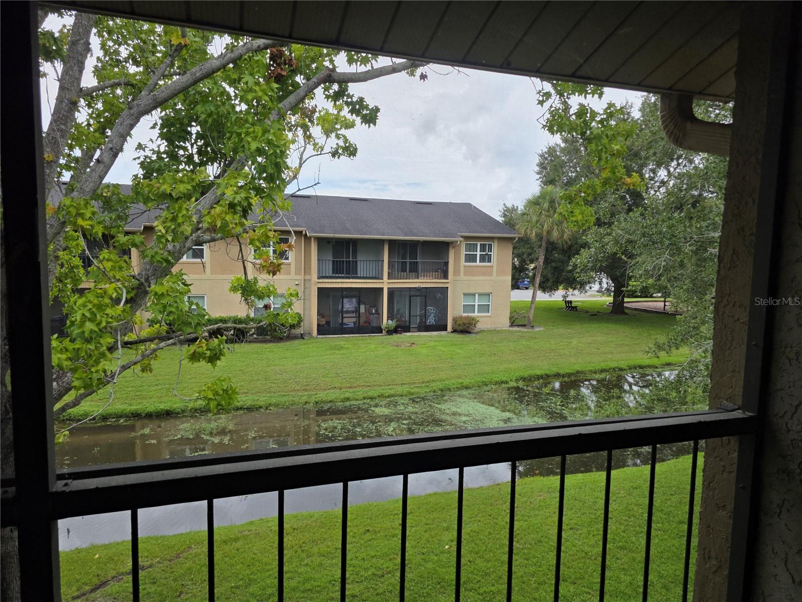 GORGEOUS 2 BEDROOMS 2 BATH CONDO ON SECOND FLOOR IN WONDERFUL CONDOMINIUM FULL OF AMENITIES, CLOSE TO MAJOR ROADS, SHOPPING AREAS, GREAT SCHOOLS,.
CONDO HAS ALL APPLIANCES AS WASHER AND DRYER.
