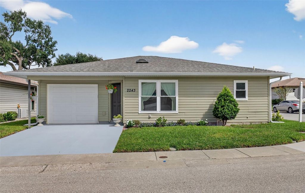 Photo of 2243 Sea Island Circle N, Lakeland, FL 33810 (MLS # L4956444)