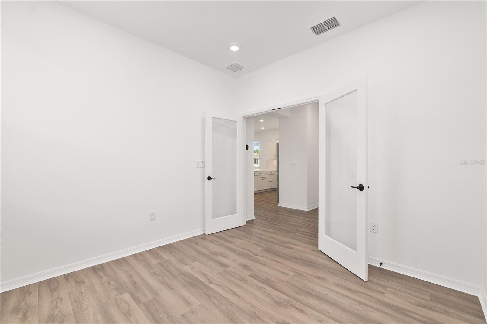 ON TOP OF THE WORLD - Residential