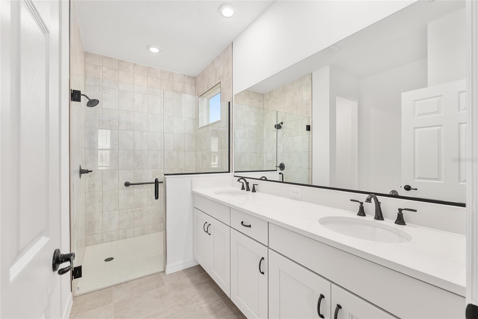 ON TOP OF THE WORLD - Residential