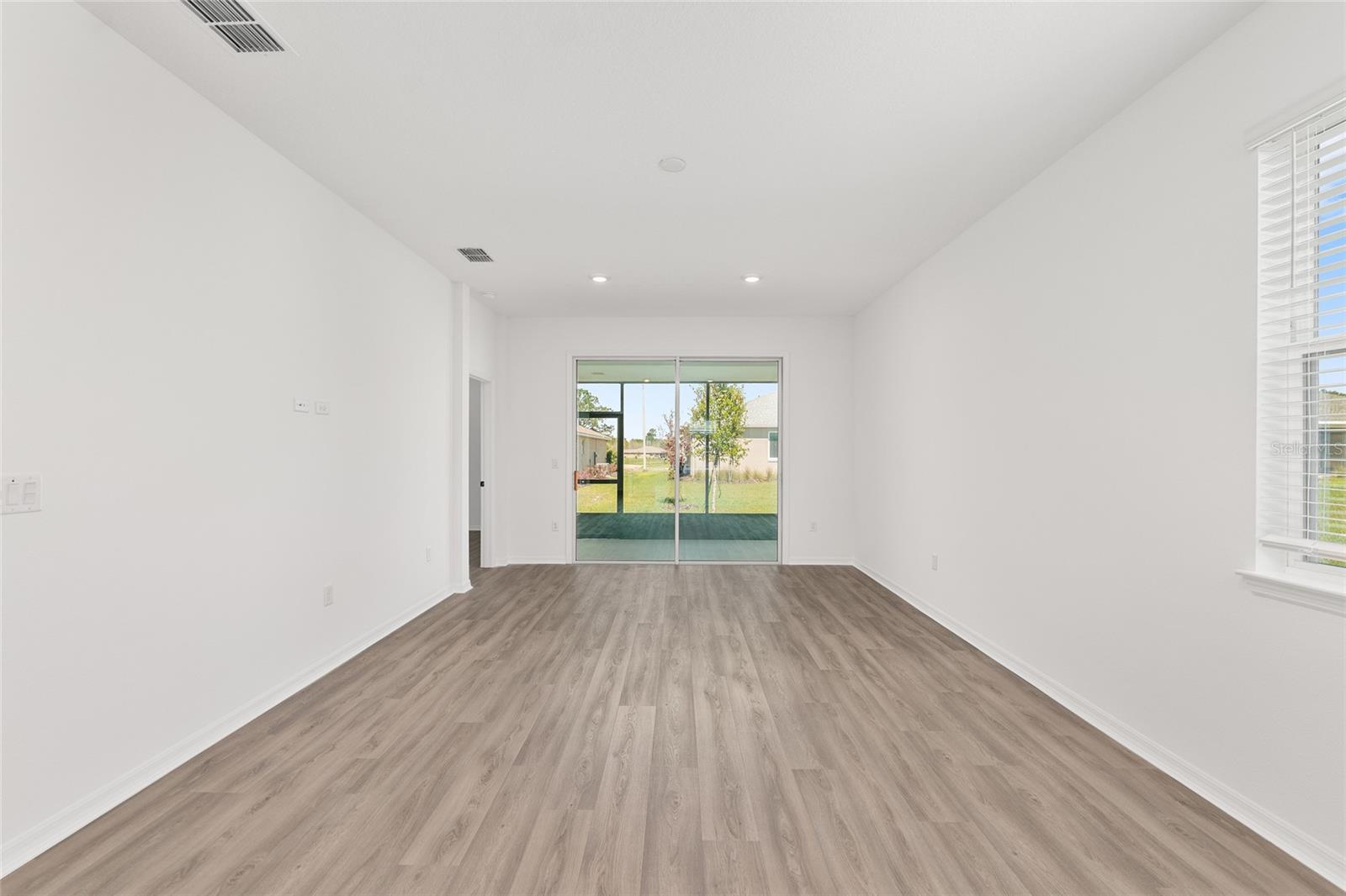 ON TOP OF THE WORLD - Residential