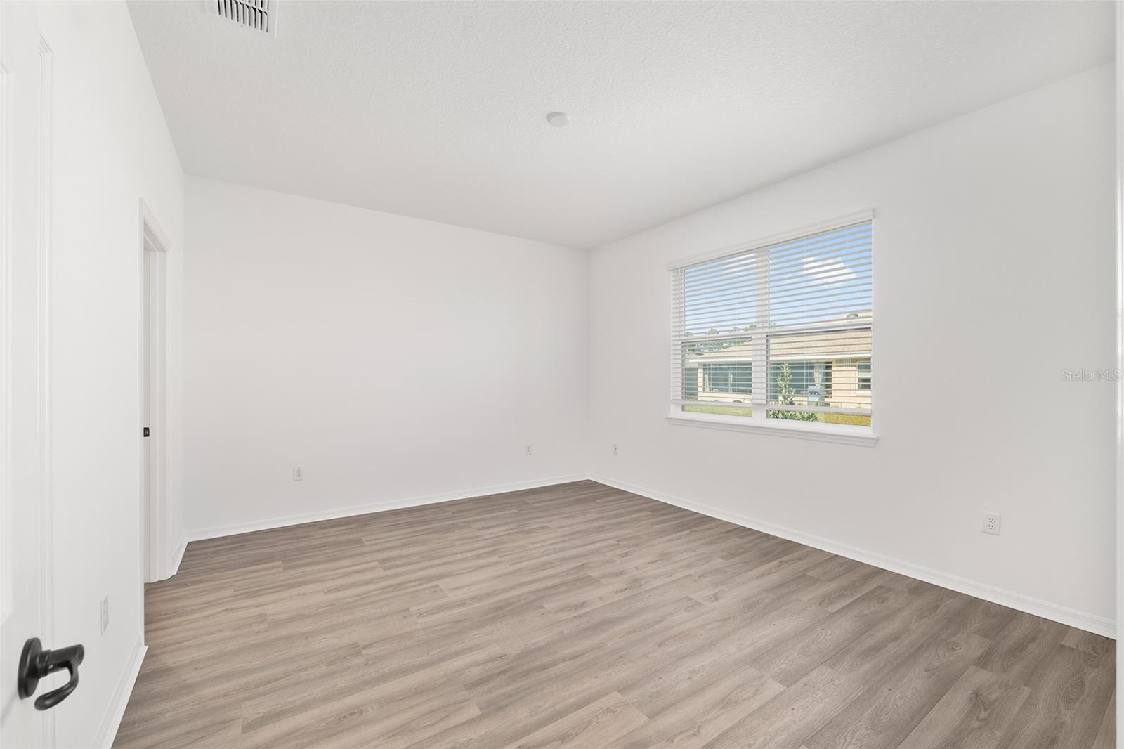 ON TOP OF THE WORLD - Residential