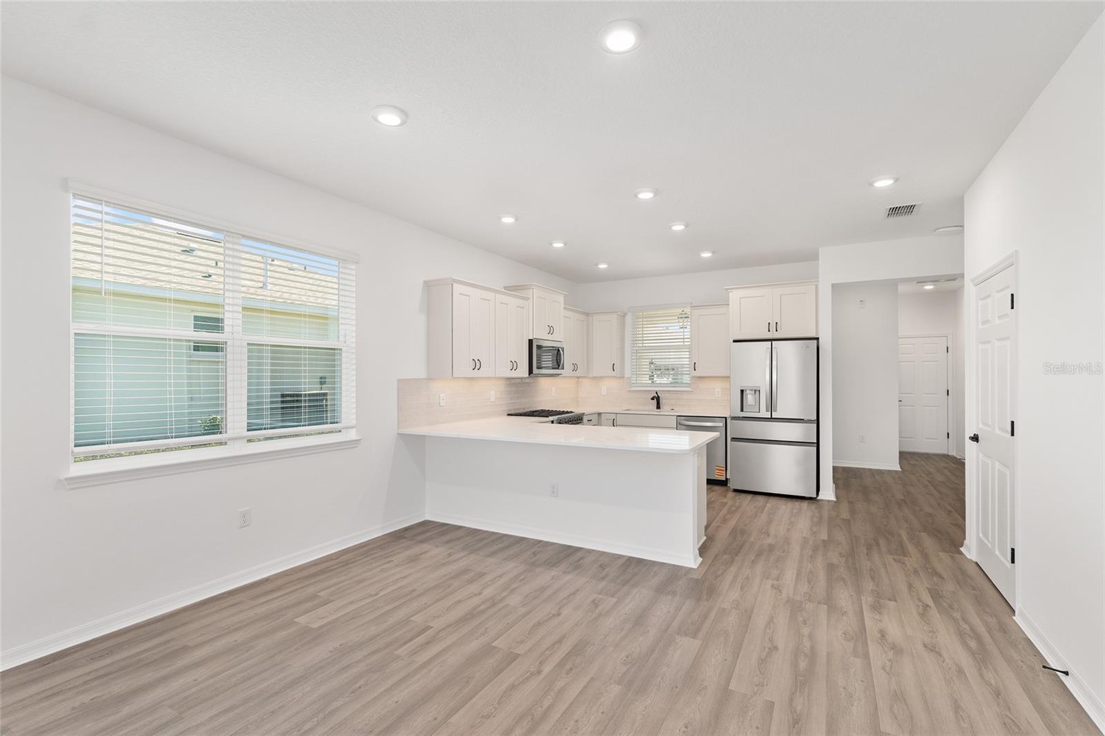 ON TOP OF THE WORLD - Residential