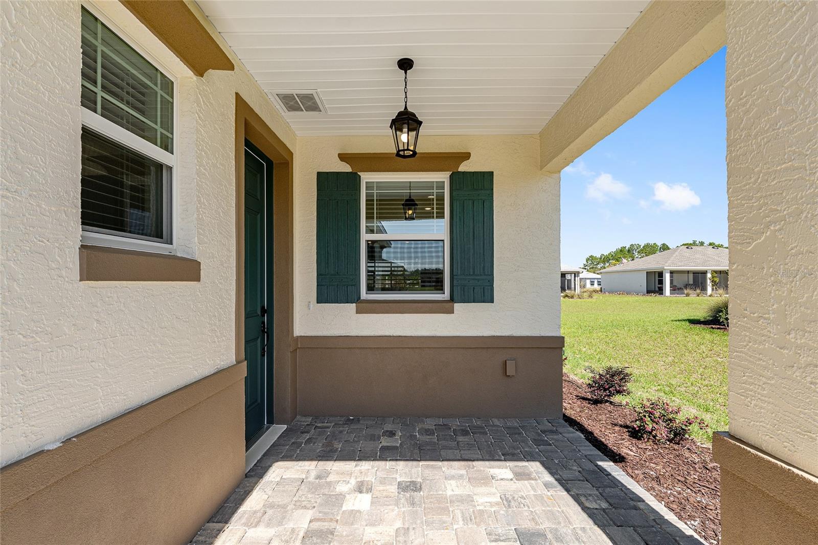 ON TOP OF THE WORLD - Residential