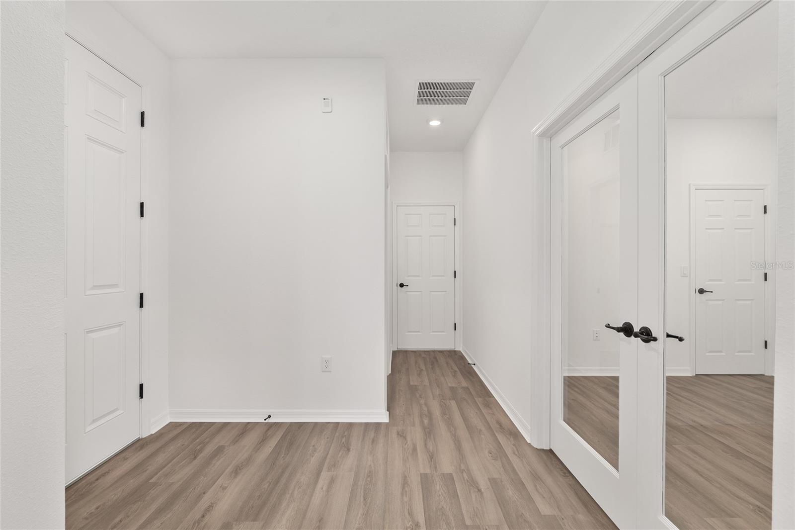 ON TOP OF THE WORLD - Residential