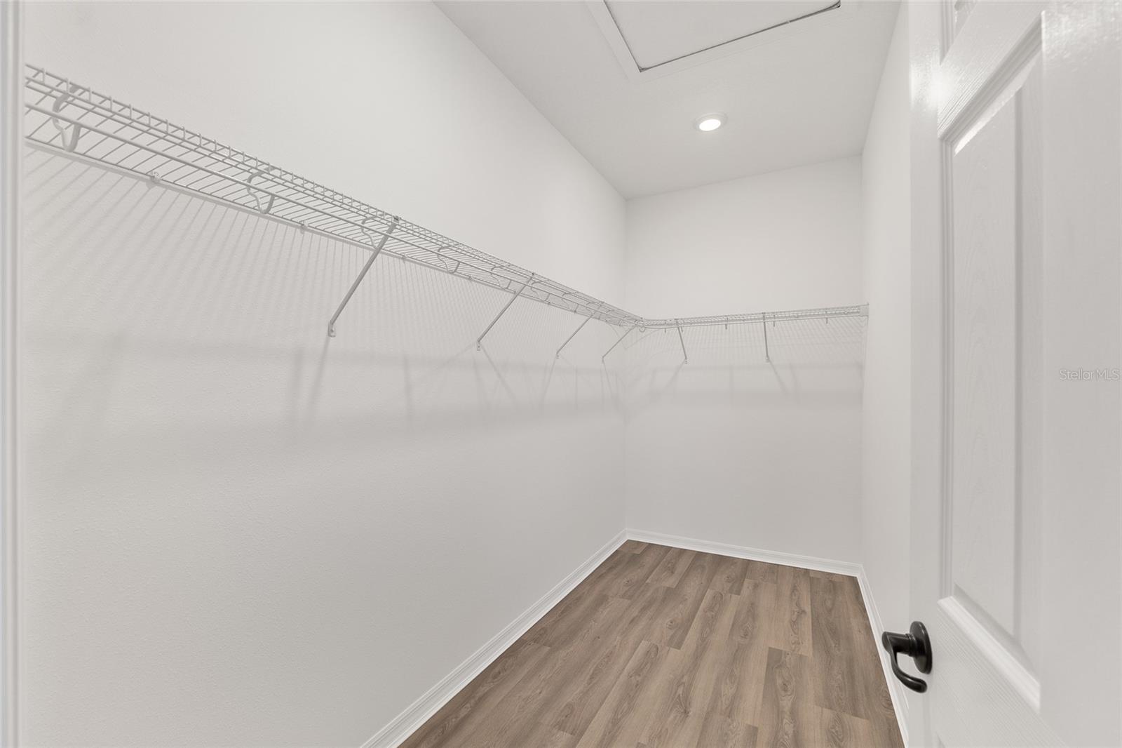 ON TOP OF THE WORLD - Residential