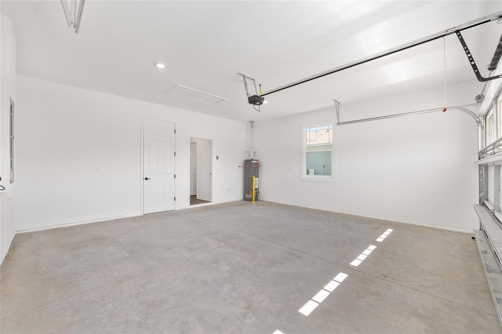 ON TOP OF THE WORLD - Residential