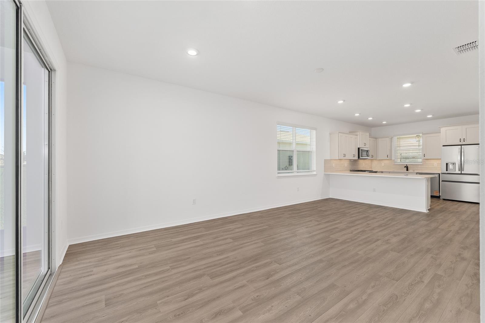 ON TOP OF THE WORLD - Residential