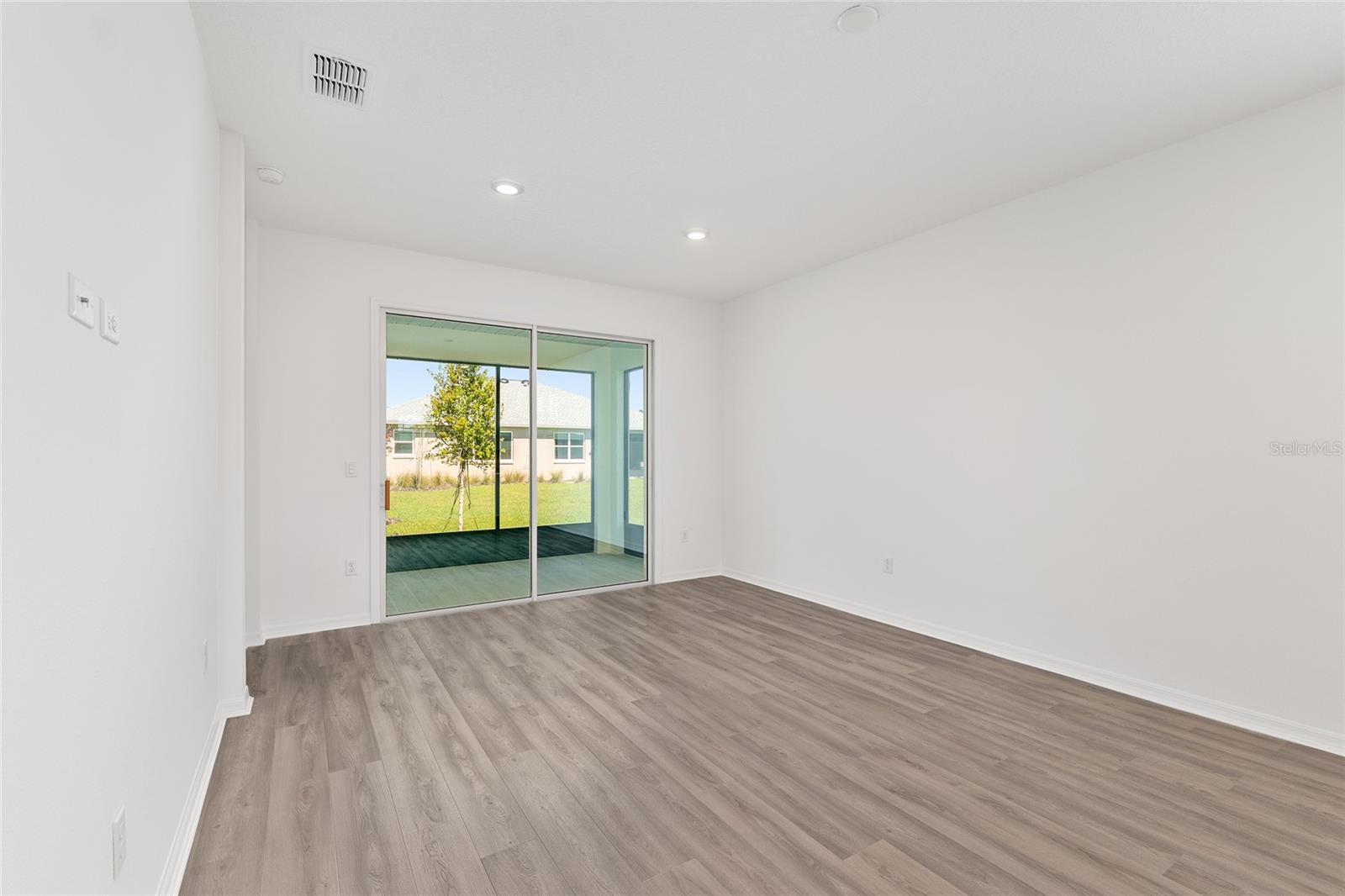 ON TOP OF THE WORLD - Residential