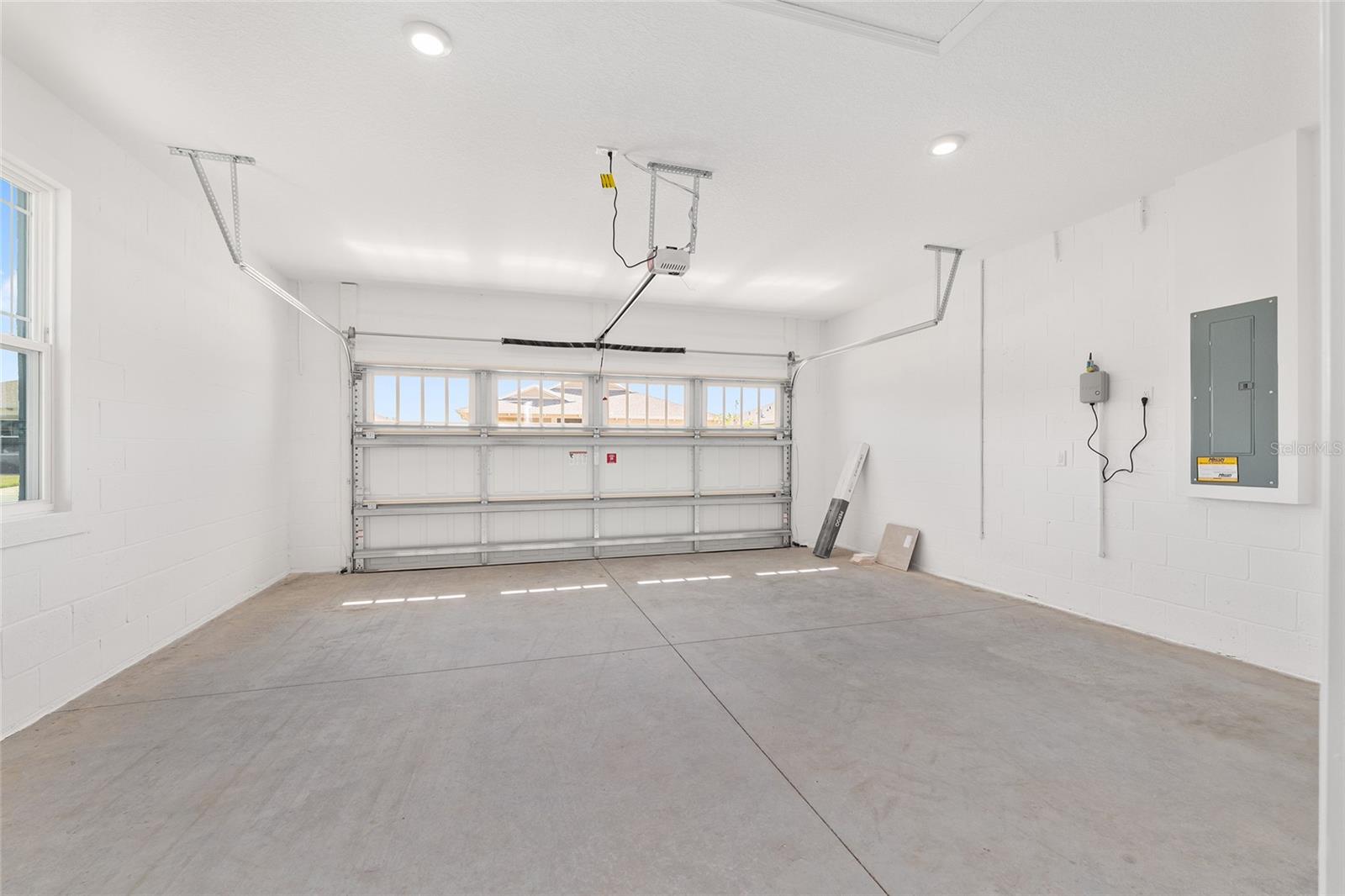 ON TOP OF THE WORLD - Residential