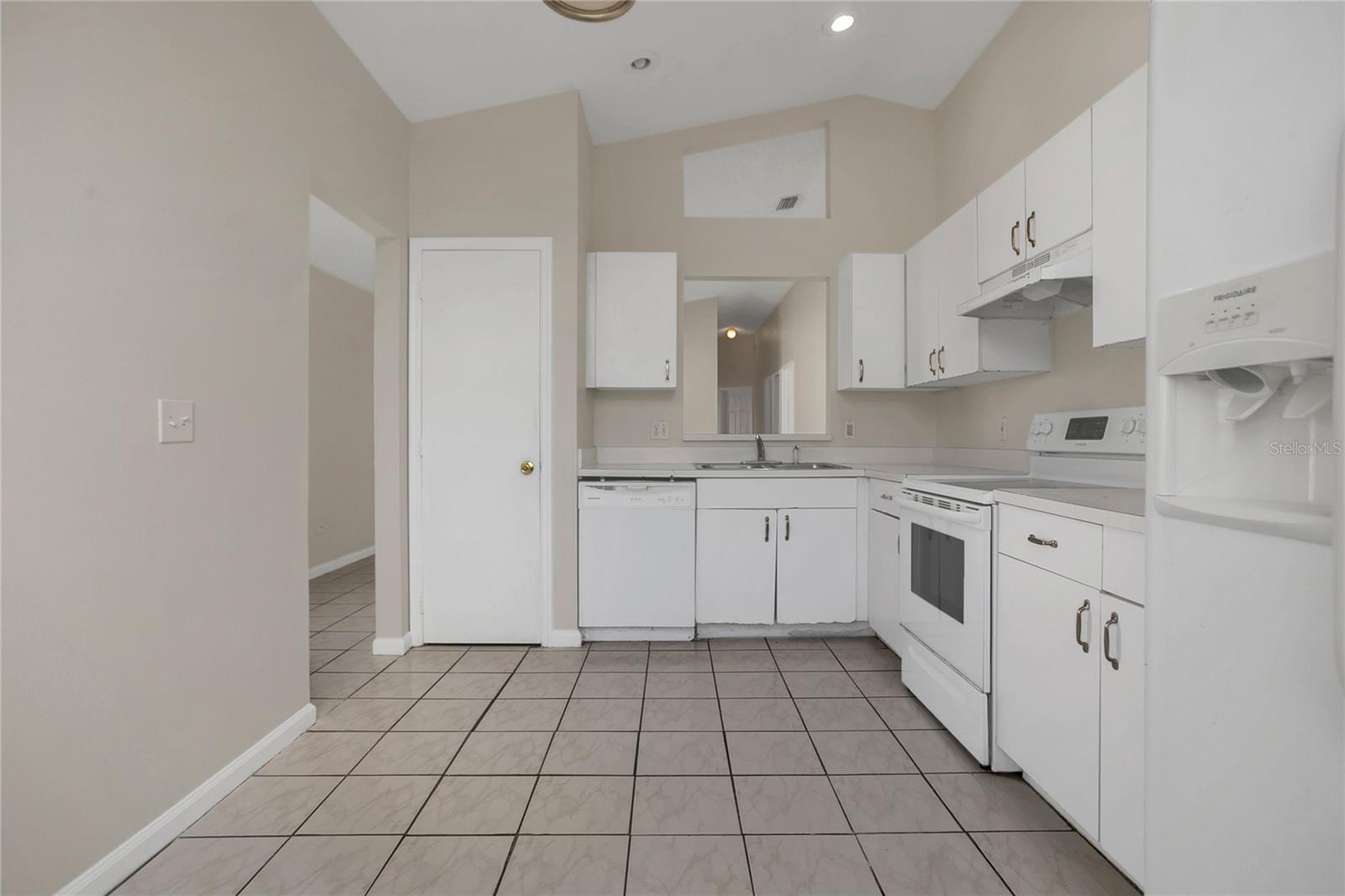 1901 TEABERRY COURT