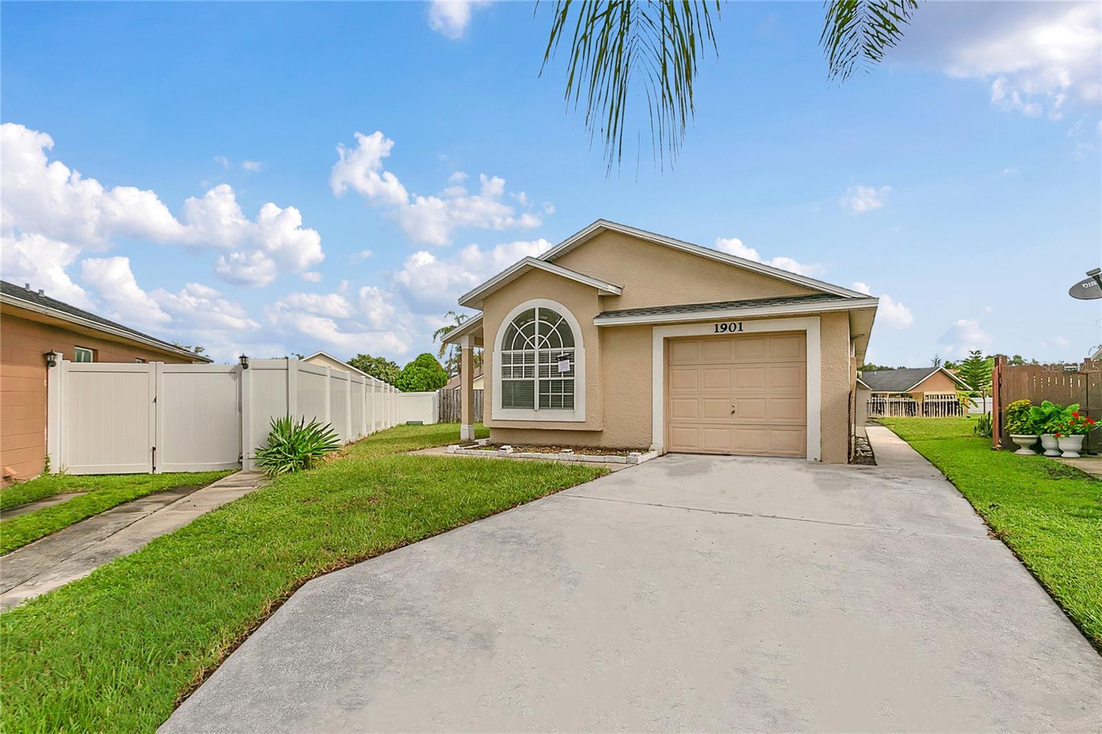 1901 TEABERRY COURT