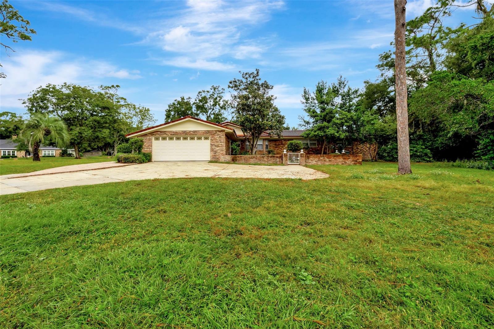 1215 WAVERLY WAY