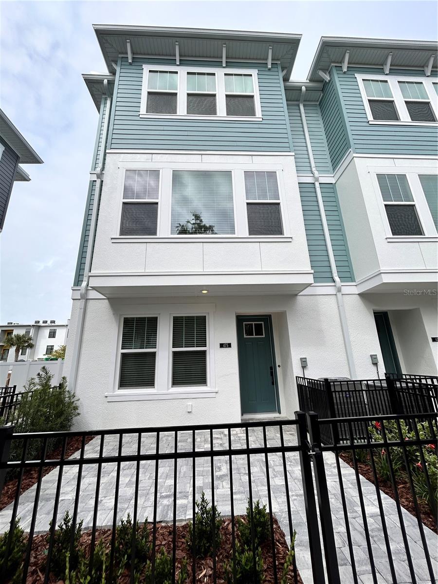 TOWNS AT UNION - Residential