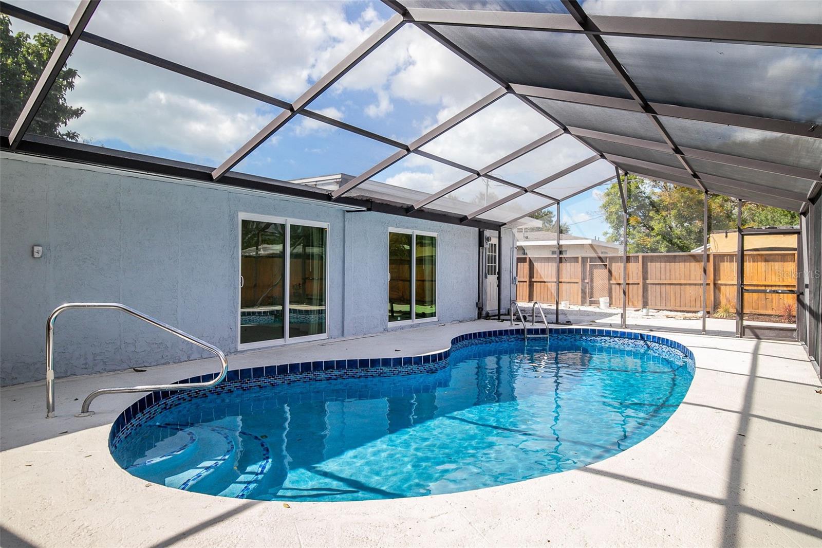 KENSINGTON PARK - Residential