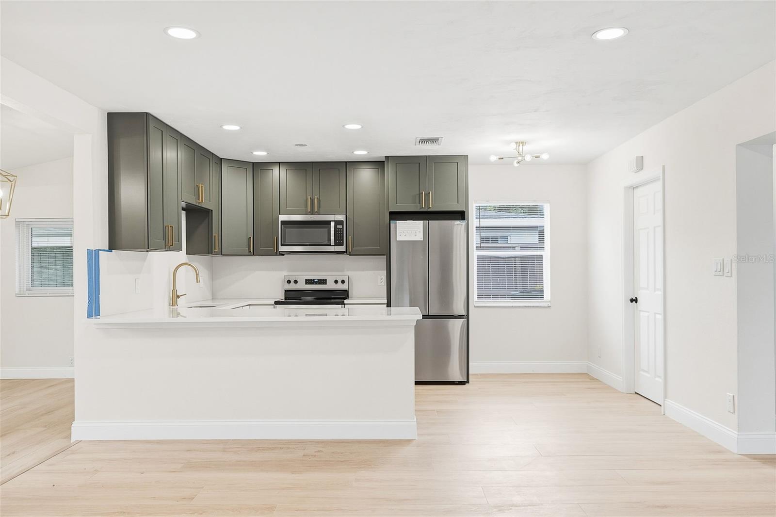 KENSINGTON PARK - Residential