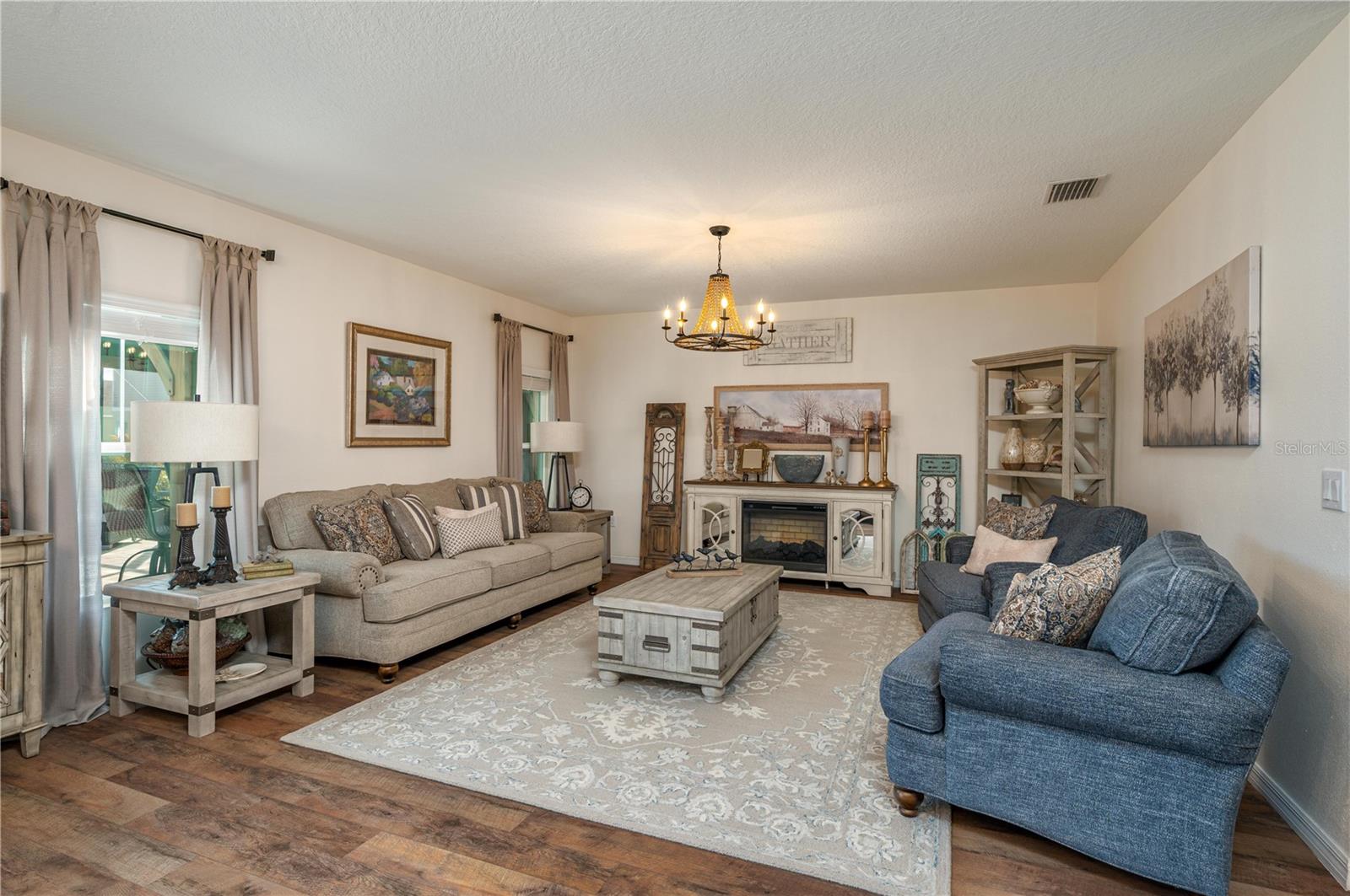 PINNACLE POINT - Residential