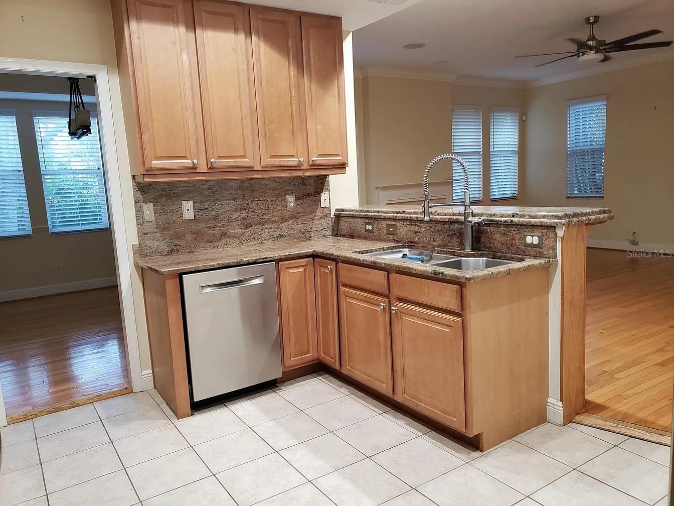 BAYSHORE TRAILS TOWNHOMES - Residential