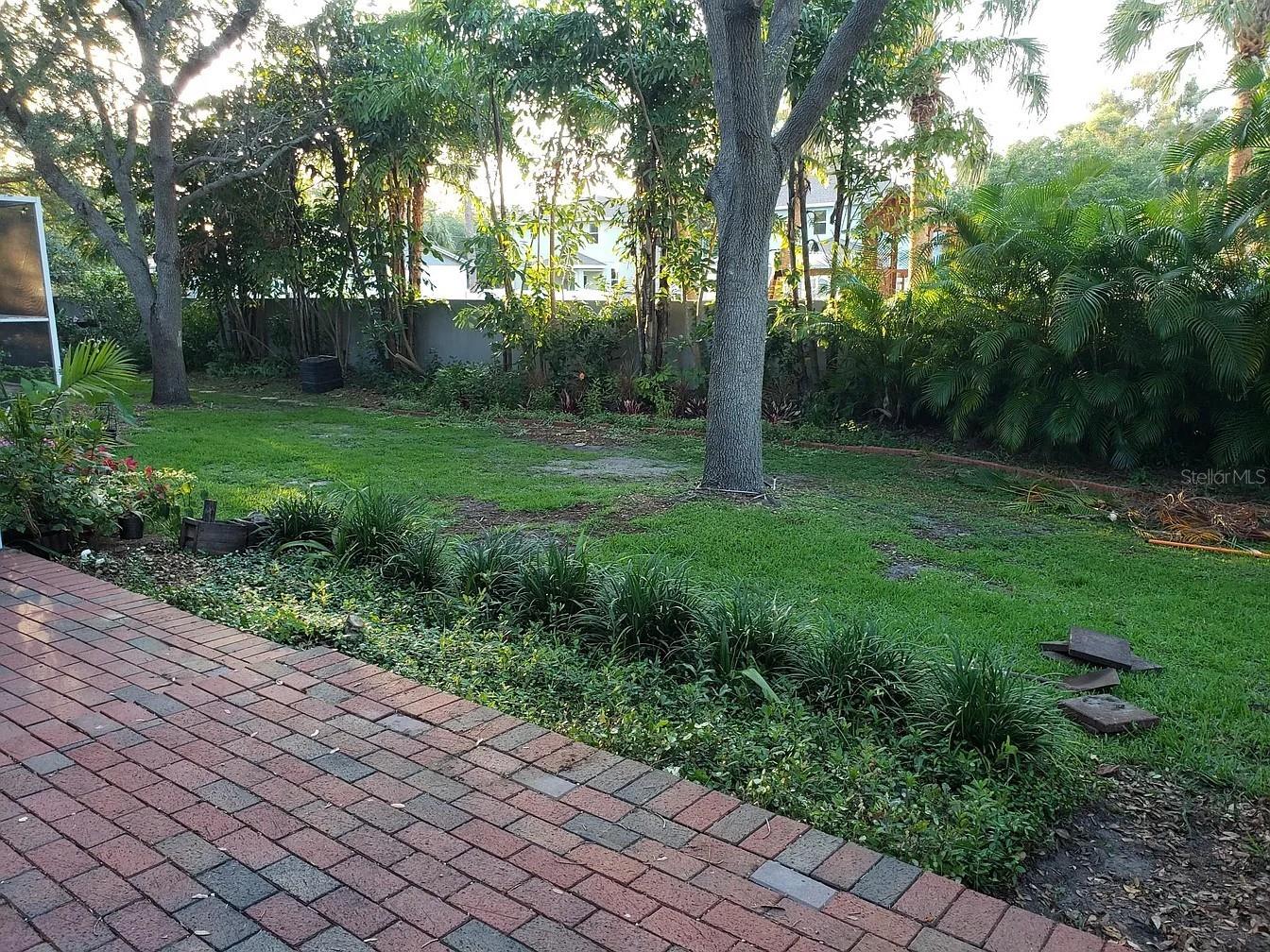 BAYSHORE TRAILS TOWNHOMES - Residential
