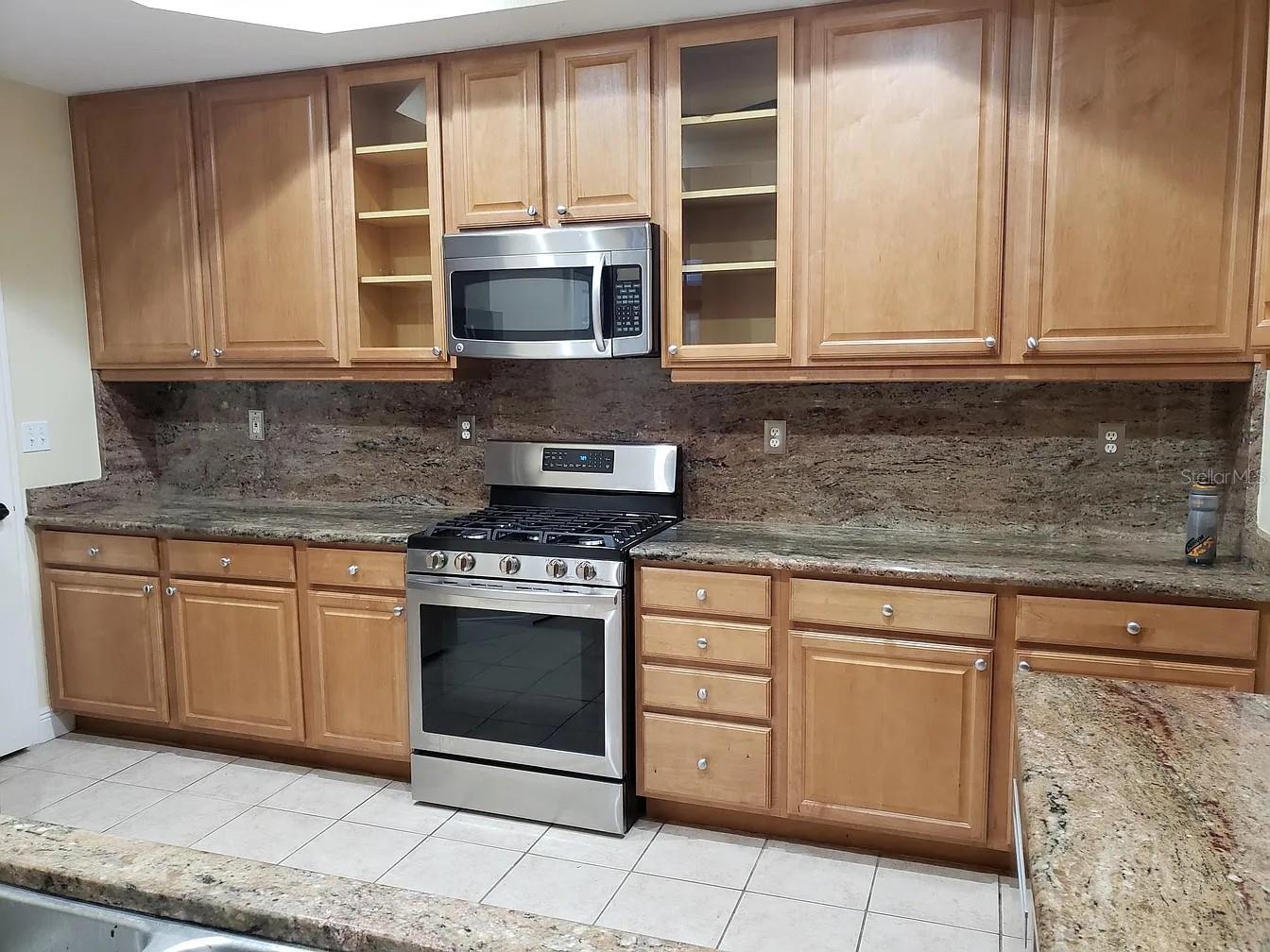 BAYSHORE TRAILS TOWNHOMES - Residential